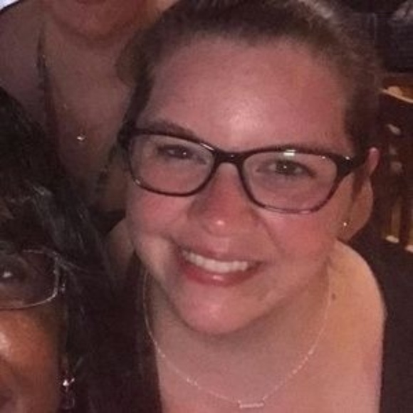 Meet your Posher, Gayle - Picture 1 of 1